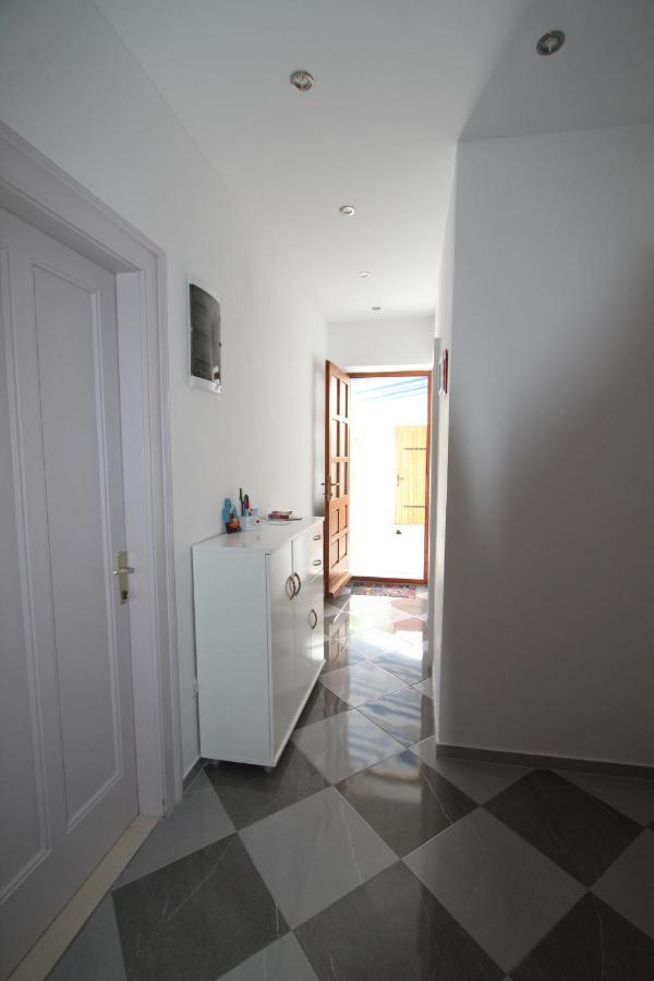 Seafront Rooms Хвар Екстериор снимка