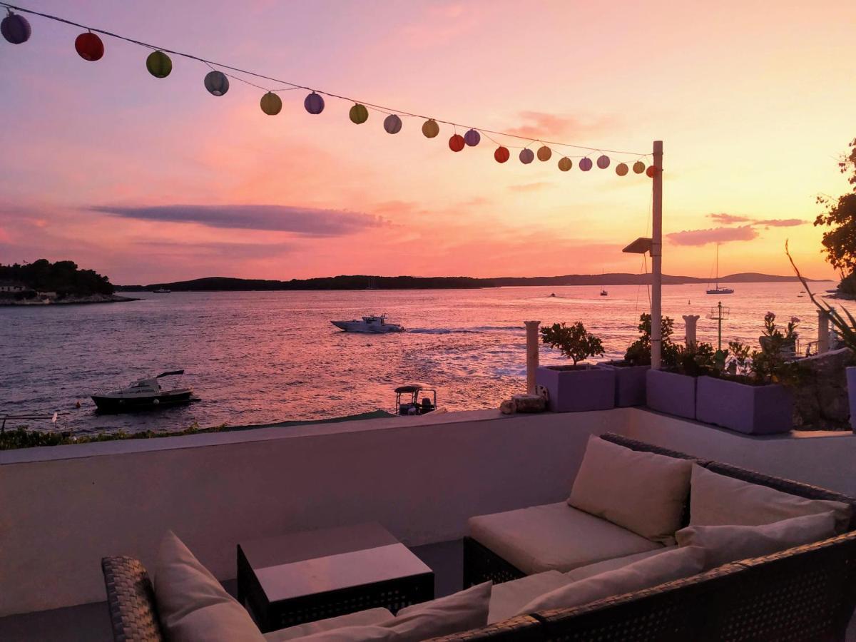 Seafront Rooms Хвар Екстериор снимка