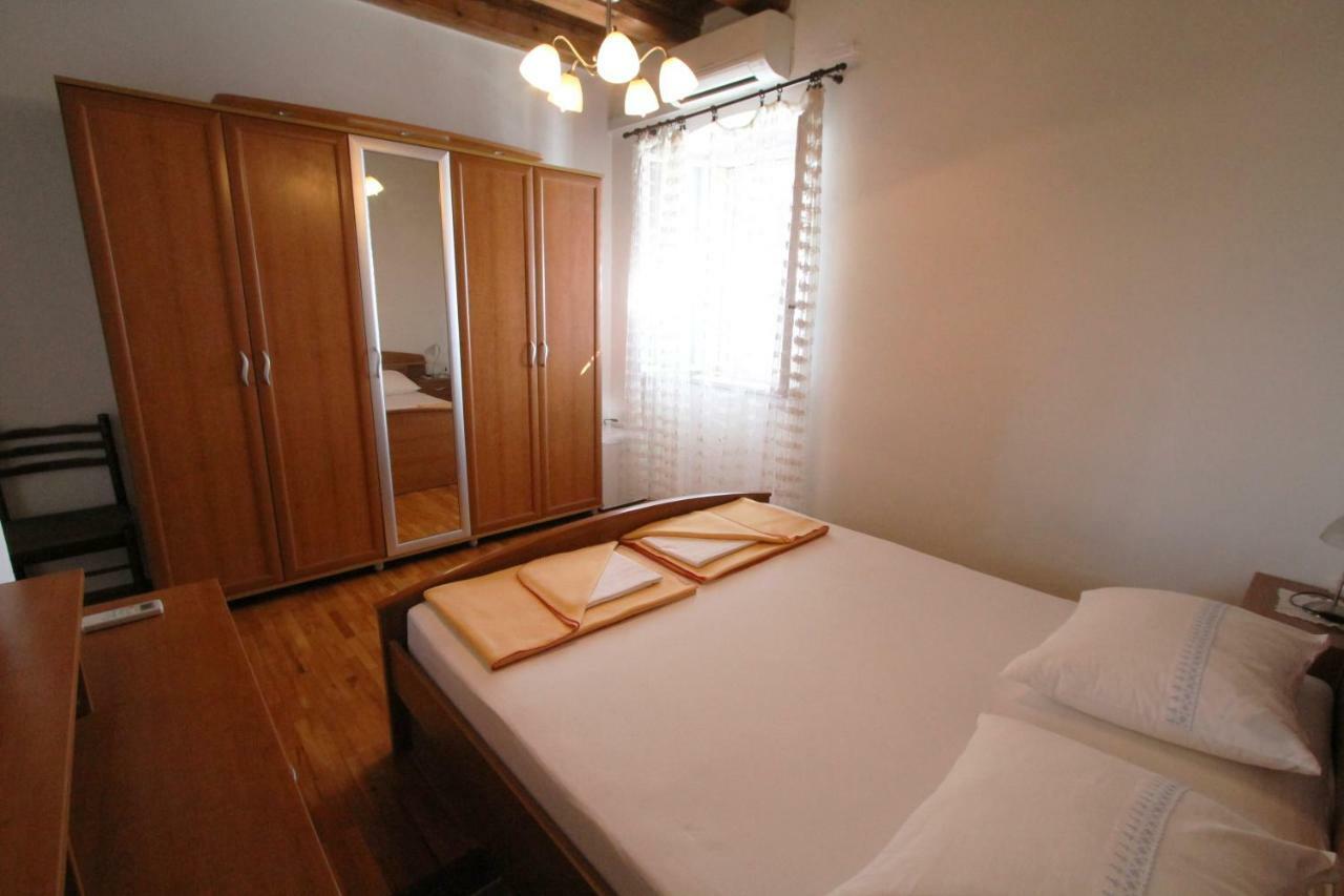 Seafront Rooms Хвар Екстериор снимка